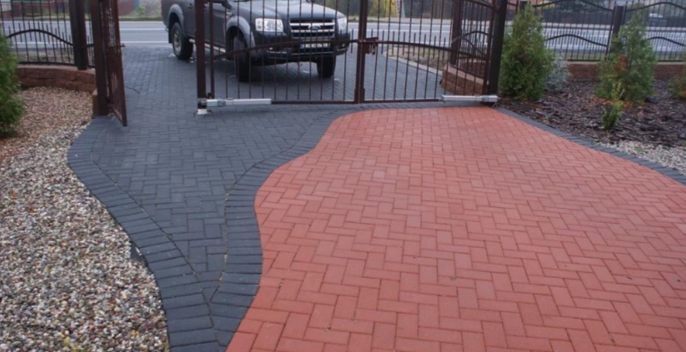 Czyszczenie kostki brukowej – kompleksowy poradnik - Travicom.pl